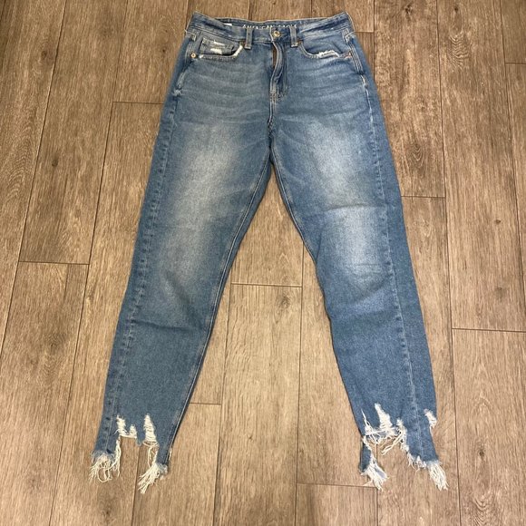 American Eagle Denim - American Eagle Mom Jean Size 2 Reg Med Wash Distressed Style Frayed Hem